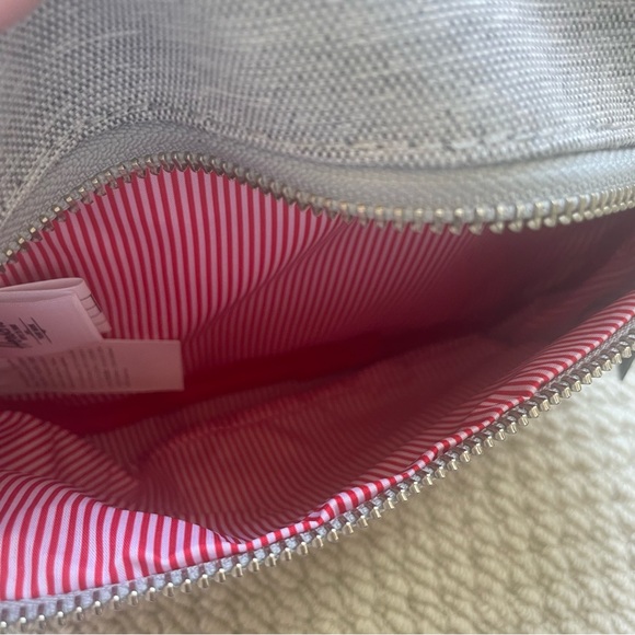 NWT Herschel Fifteen Hip Pack 2L - Picture 4 of 8